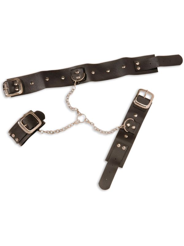 Beslagen Nekband met Polsbanden