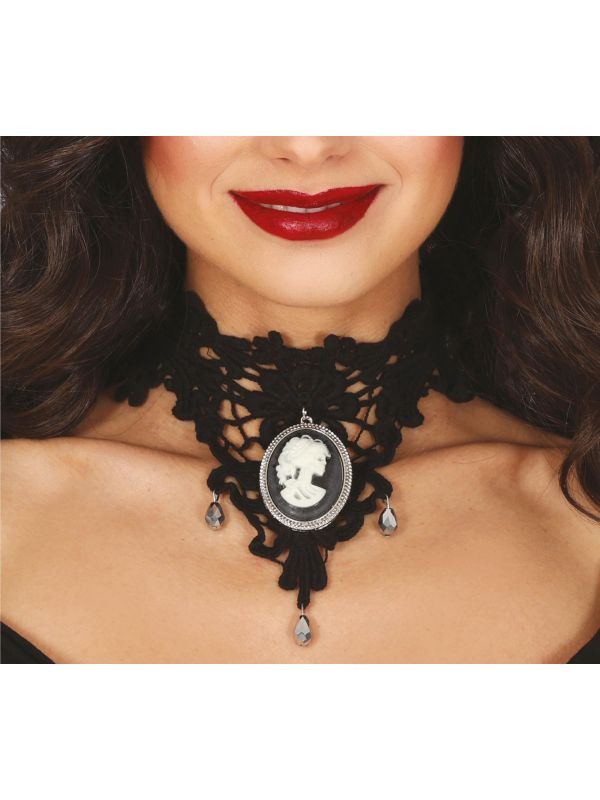 Dark Gothic Choker met Medaillon