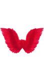Rode geveerde vleugels