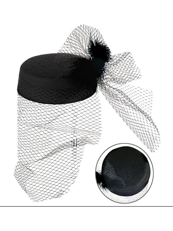 Zwarte hoed met net en veren
